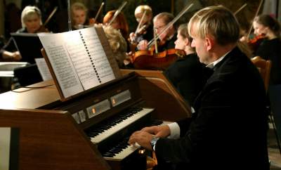 Wspólnota niemiecka świętuje w Krakowie. Po wojnie długo nie było to możliwe