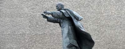 Wszystkie krakowskie "Papieże". Największe zagęszczenie pomników na świecie