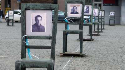 Dawni mieszkańcy „wrócili” na plac Bohaterów Getta. Niezwykła wystawa