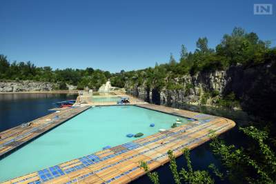 Aktywiści straszą jakością kąpieliska na Zakrzówku. Miasto odpiera zarzuty