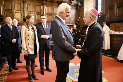 Abp Jędraszewski: "musimy polegać na Maryi,  a nie cynicznych obietnicach wielkich sąsiadów"