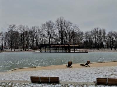 Piękne zimowe widoki w Krakowie, ale lepiej tu nie wchodzić