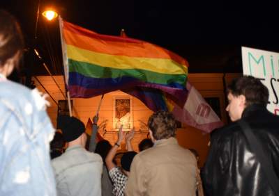 Protest przed krakowską kurią w sprawie edukacji seksualnej