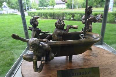 Jeden z najfajniejszych skwerów w Krakowie, patron zobowiązuje