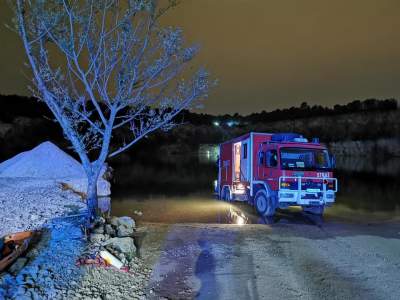 Dwie osoby spadły ze skały na Zakrzówku. Nocna akcja ratunkowa