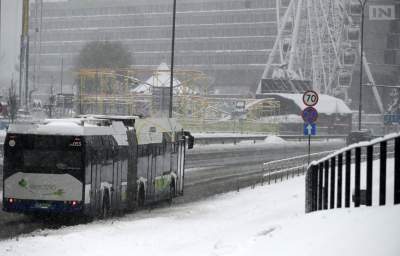 Miasto rzuciło wszystkie siły do walki z zimą, w niedzielę już lepiej