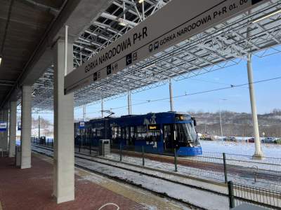 Autobusy i tramwaje będą jeździć rzadziej. Zmiany na czas ferii