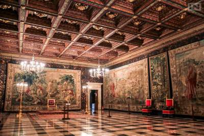 Cenny wawelski arras trafi do Warszawy, co w zamian dostanie Kraków?