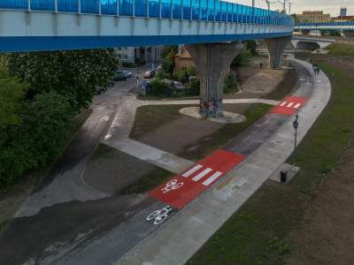 Nowa ścieżka pieszo-rowerowa połączyła Zabłocie z Podgórzem