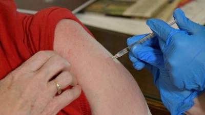 Radni z Nowej Huty zaszczepieni poza kolejnością