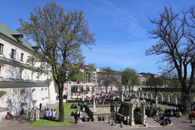 Abp Górzyński na Skałce: zagrożeniem nie są wirusy, ale zatracanie się w grzechu