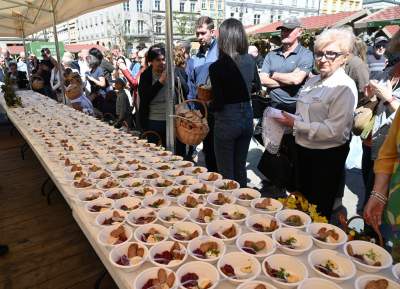 Tradycyjne święcenie i darmowy żurek dla  mieszkańców Krakowa