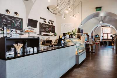 Kultowa księgarnia znika z ulicy Brackiej, ostatni dzień