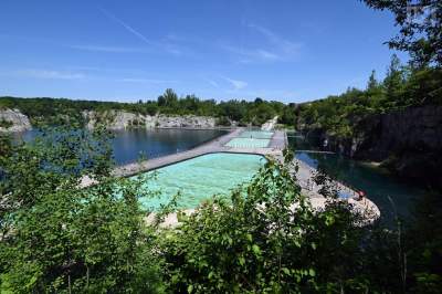 Pływające baseny na Zakrzówku już bez glonów. „Wystarczyło poczekać”