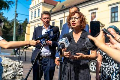 Lewica przed kurią: skończyć z przywilejami Kościoła, poselska kontrola w szpitalach z relikwiami