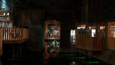 Pod ziemią łatwiej złapać oddech. Wieliczka leczy skutki COVID-19