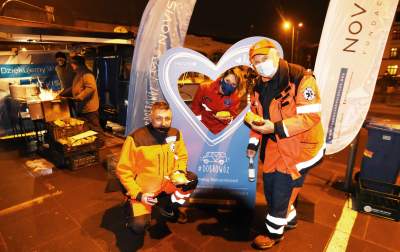 Kiełbaski z Niebieskiej Nyski za darmo! Dla medyków