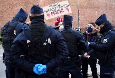 Strajk Kobiet maszerował w Krakowie. Dużo policji