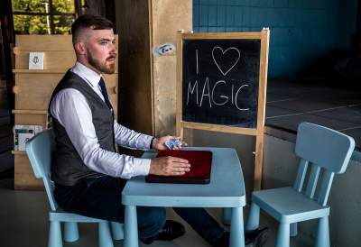 Magik: zawód dochodowy i ciekawy, w Krakowie jest ich niewielu