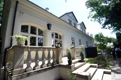 W Krakowie otwarto Gabinet Mrożka, jego żona przekazała unikatowe pamiątki