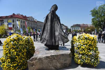 K. Piasecki: źródełko w Wadowicach, Anioł w Lanckoronie. Kochamy cuda