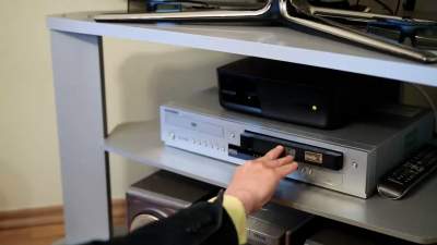 „Zatrzymać wspomnienia” w Artetece za darmo można przegrać kasety VHS