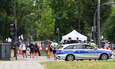Wioska pod specjalnym nadzorem, studentom i kibicom wstęp wzbroniony