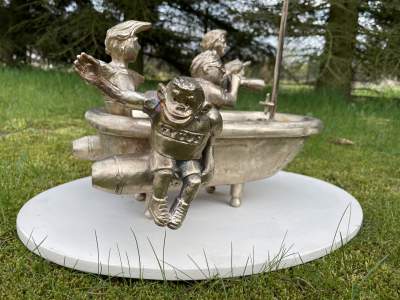 Oryginalna rzeźba „Wannolot” na skwerze Papcia Chmiela. Będzie uroczyste odsłonięcie