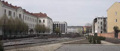 Odkrycie na terenie tworzonego parku przy Karmelickiej. Co z terminem otwarcia?