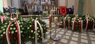 Kraków pożegnał Mieczysława Gila. Przywódca strajków w Hucie Lenina spoczął na cm. Rakowickim