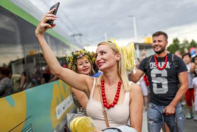 Natalia Nykiel, Gromee, Red Lips i… malarki z Zalipia w finałowym pociągu „Daj się ugościć!”