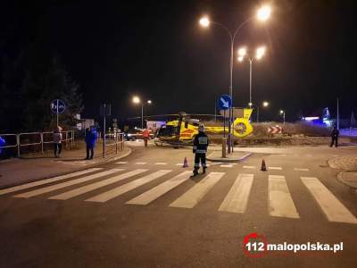 Śmigłowiec LPR lądował na rondzie w Kryspinowie