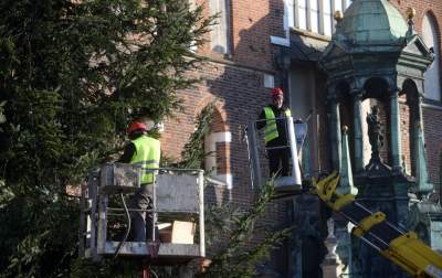 Choinka rozbłyśnie w sobotę: zapalą 26 tysięcy światełek