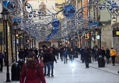 Galerie handlowe zamknięte, ale na Floriańskiej handel kwitnie