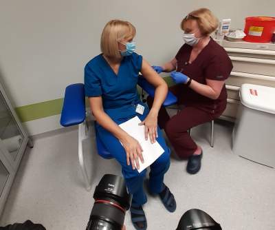 Pierwsza osoba zaszczepiona w Krakowie. Kto i kiedy może się zaszczepić?