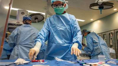 Plan awaryjny: zamknąć sale operacyjne i wykorzystać sprzęt jako respiratory