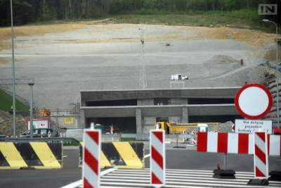 Dziś miała się zakończyć budowa tunelu na zakopiance. Co poszło nie tak?