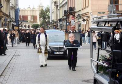 Prochy poety spoczęły w Panteonie Narodowym. Pożegnanie Adama Zagajewskiego