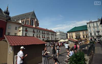 Miasto chce ograniczyć liczbę straganów na Małym Rynku. Organizatorzy imprez niezadowoleni