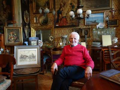 Słynny kolekcjoner nagrodzony: wśród jego zbiorów 40 tysięcy zabawek