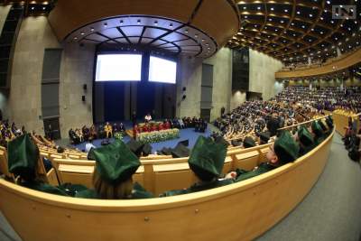 Rynek pracy w Krakowie: wykształcenie mniej ważne niż praktyczne umiejętności