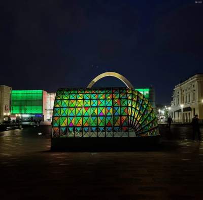 Tak może wyglądać wejście do stacji metra “Dworzec Główny” w Krakowie