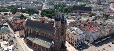 Z wieży bazyliki Mariackiej zdjęto koronę królewską. Kiedy wróci na miejsce?