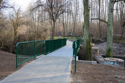 Małe, ale cieszy: nowa kładka w parku Reduta