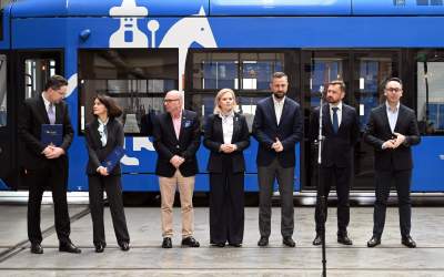 Kraków dostał wielkie pieniądze na tramwaje, które kupił... dwa lata temu
