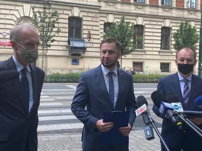Opozycja pyta o plan walki z pandemią. Wojewoda: "nie straszcie ludzi"