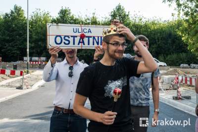 Przebiegł maraton tyłem, przeszedł (przodem) wszystkie krakowskie ulice