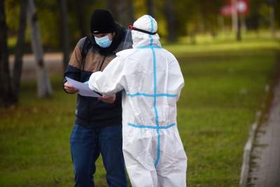 40 zakażonych zmarło poza szpitalami. Epidemia poza kontrolą