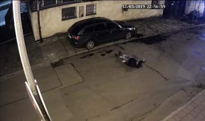 Pijany Francuz szedł i niszczył nocą samochody.  Poddał się karze