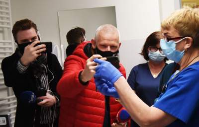 Około jednej trzeciej Polaków przeszło już COVID? "To hamuje epidemię"